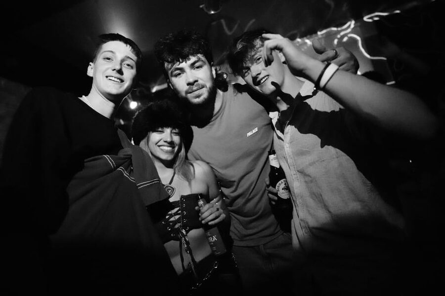 Big Hamburg Pubcrawl - Shots, Games & VIP Bundle - Three bars with a guided route