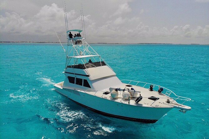 Biggest Luxury Yacht Boat Best in Cancun up to 28 pax - Setting sail from Marina V&V near Punta Sam