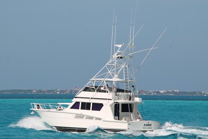 Biggest Luxury Yacht Boat Best in Cancun up to 28 pax - Choosing four, six, or eight hours