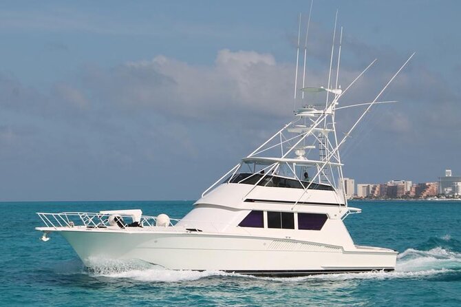 Biggest Luxury Yacht Boat Best in Cancun up to 28 pax - Who will enjoy this yacht most