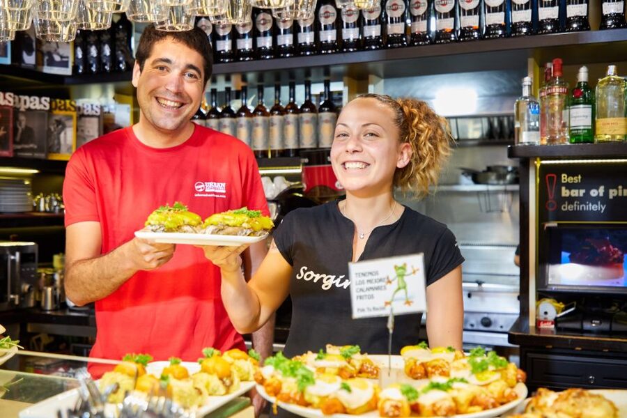 Bilbao: Exclusive Food & Wine Tasting Tour with Local Guide - Six pintxos, four drinks, and a full Basque meal