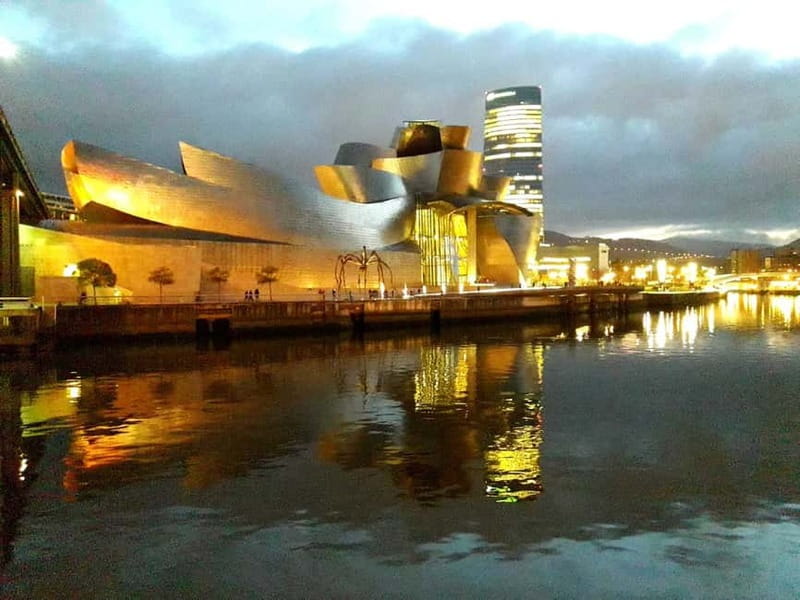 Bilbao: Guggenheim VIP Experience. Small Group. Expert Guide - Is $89 a fair price?