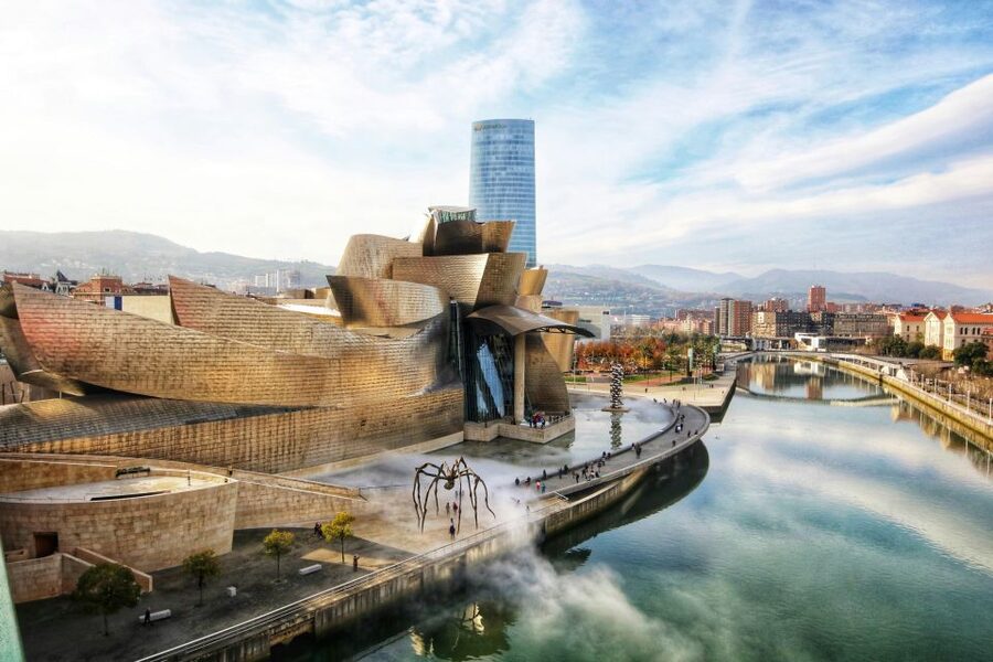 Bilbao: Private & Exclusive Guggenheim Museum Guided Tour - Key points at a glance