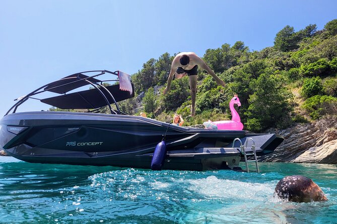 Blue Cave & Hvar, 5 Islands Speedboat with Luxury Seats in Shade - The long ride to Biševo’s glowing cave