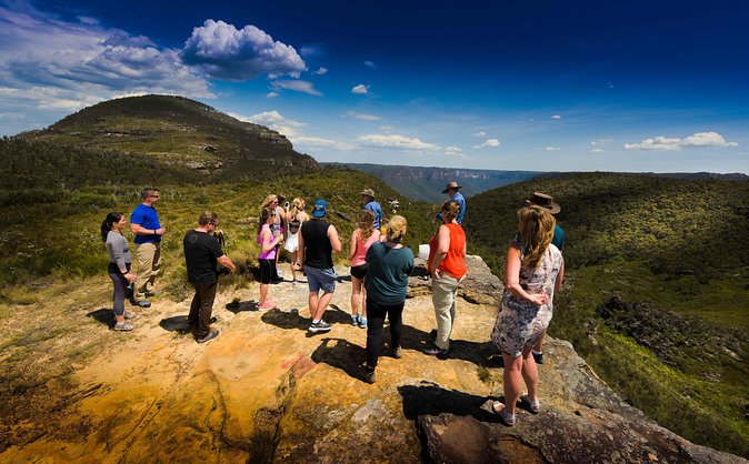 Blue Mountains Deluxe Small-Group Eco Wildlife Tour from Sydney - Calmsley Hill starts the day with Australian animals