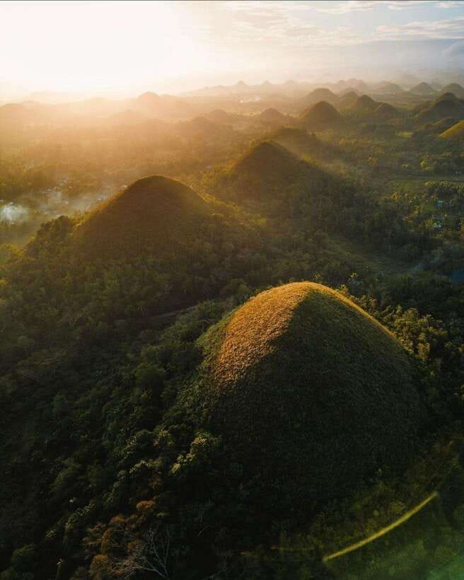 Bohol: Premium Chocolate Hills, Tarsiers & River Experience - Optional cave or Baclayon Church stop