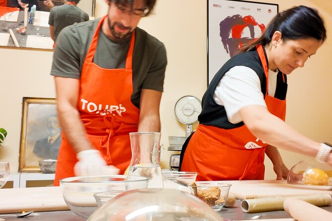 Bologna Local Pasta Cooking Class, Ragu, Spritz, Wine & Gelato - Why making pasta in Bologna feels different