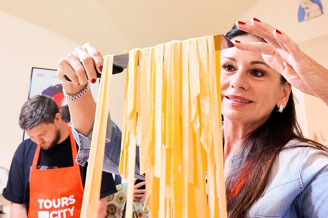 Bologna Local Pasta Cooking Class, Ragu, Spritz, Wine & Gelato - Learning the Casoni spritz