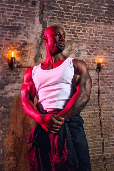 Bonton Rotterdam: Exclusive Male Dance Show Ticket - Inside Rotterdam’s Underground Monument