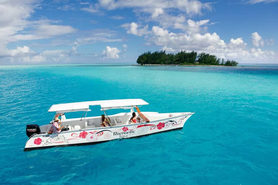 Bora Bora Luxury Tour and Beach Picnic - The coral garden is the best stop for color