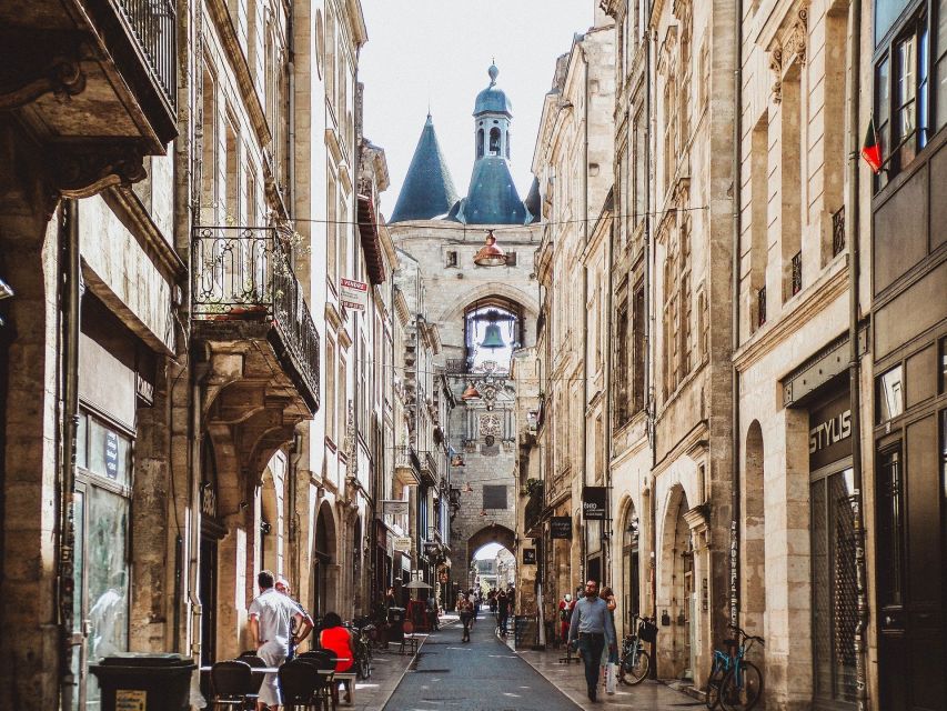 Bordeaux: Exclusive Private Guided Walking Tour - Why Bordeaux works so well as a walking city