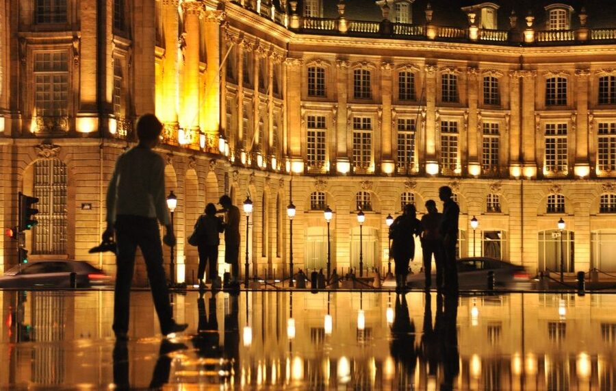 Bordeaux: Exclusive Private Guided Walking Tour - Walking through Bordeaux’s 18th-century center