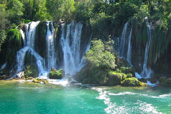 Bosnia Day Trip: Mostar and Kravice Waterfalls by Luxury Minibus - Crossing into Bosnia and Herzegovina