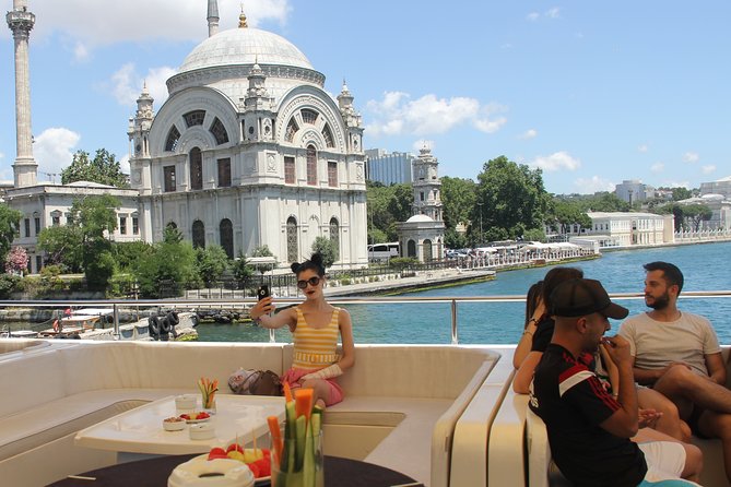 Bosphorus Luxury Lunch Cruise & Black Sea Swimming Experience - The Asian shore: Beylerbeyi, Küçüksu, and two fortresses