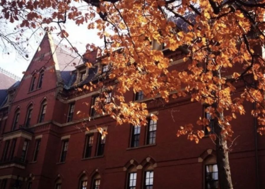 Boston Premium Driving Tour with Boat Cruise and Bunker Hill - The New England Aquarium fills the colder months
