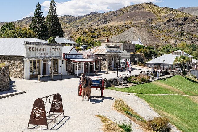 Boutique Wine Tour - visit Central Otago, 4 Wineries & Lunch - Price, group size, and practical value