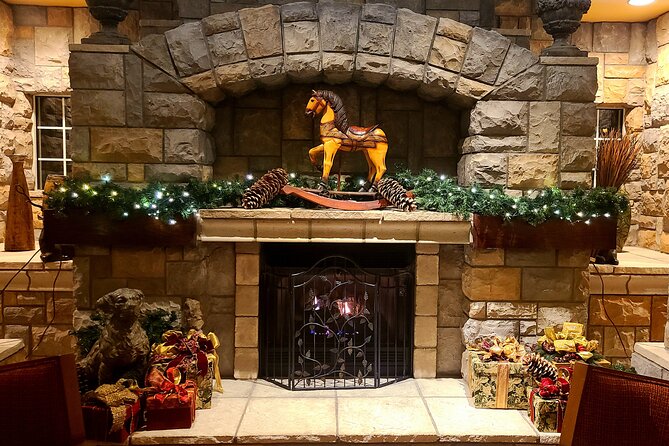 Branson VIP Christmas Light Tour - Big Cedar Lodge and its mile-long light route