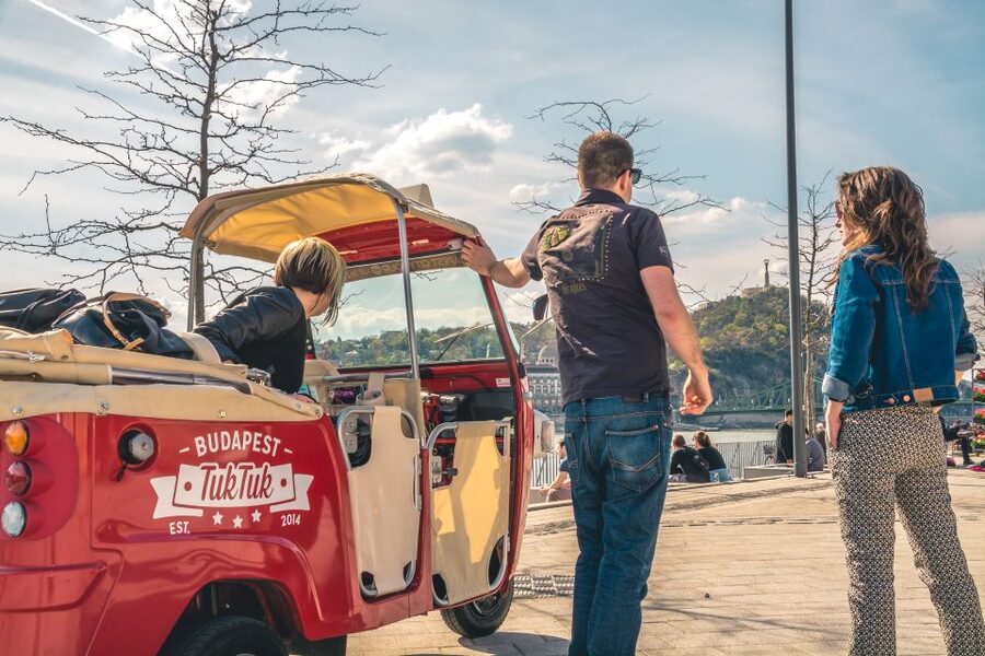 Budapest: Half-Day Exclusive Highlights Private Tour - Key points to know before you book