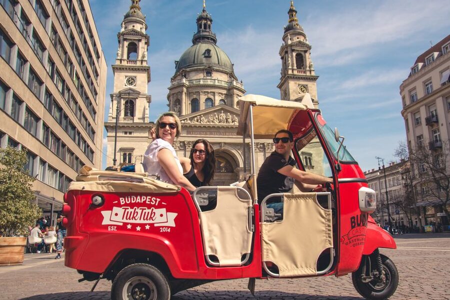 Budapest: Half-Day Exclusive Highlights Private Tour - Why a tuk-tuk works well in Budapest