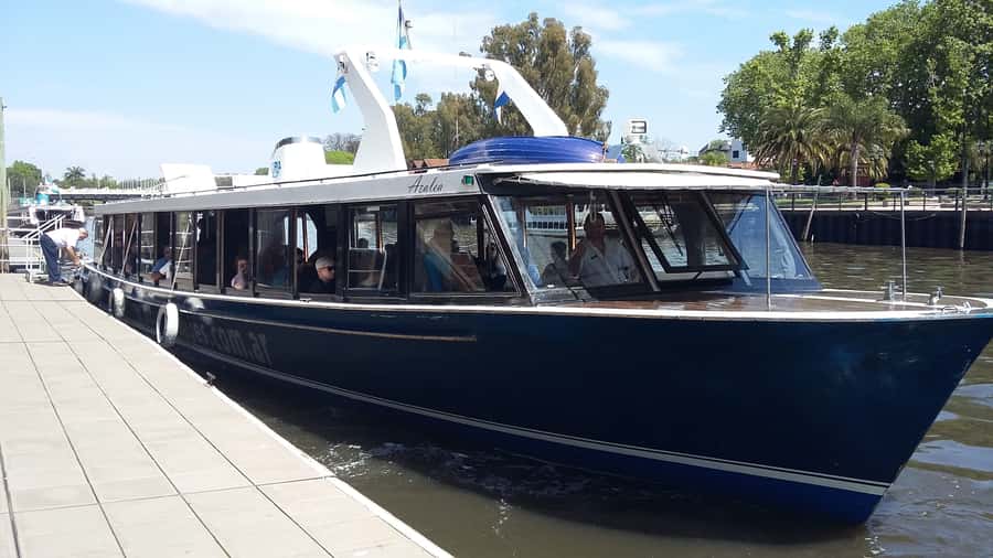 Buenos Aires: Tigre Premium with Boat Ride - San Isidro Cathedral from the water