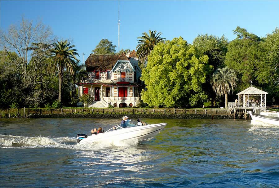 Buenos Aires: Tigre Premium with Boat Ride - Tigre’s English-style architecture and Fruit Port