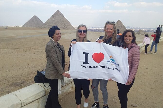 Cairo: Pyramids, Memphis, Sakkara & Dahshur Luxury Adventure - A local lunch with a useful pause