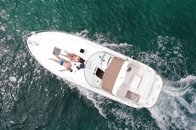 Cancun Bay Private 2-Hour on a Luxury Yacht - Two hours aboard a private Cancun yacht