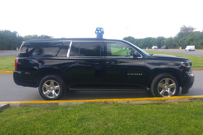 Cancun Deluxe SUV Private Roundtrip Transportation - Comfort, luggage, and group size