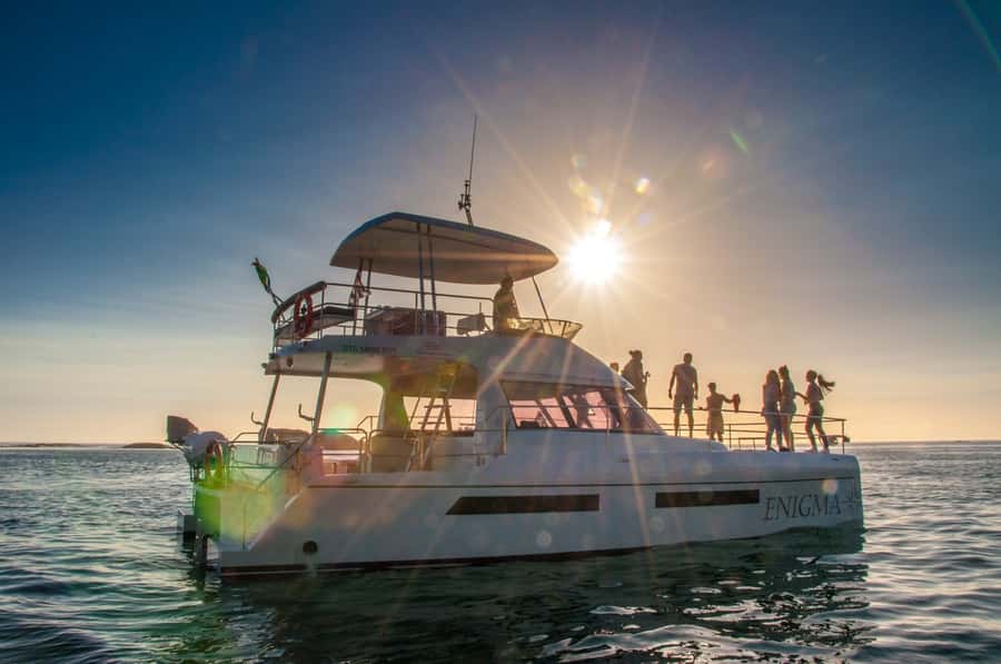 Cape Town: 1.5-Hour Luxury Sunset Cruise with Prosecco - Sailing from the V&A Waterfront into Table Bay
