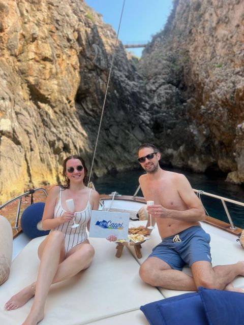 Capri: exclusive boat tour - Starting at Bar Corallo in Marina Grande