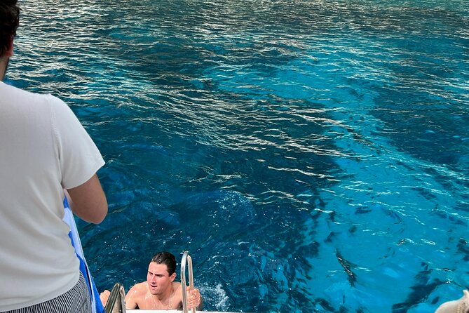 Capri Secret Corners by Boat Premium Tour with Local Captain - Mermaid’s Rock and the Sailors’ Cave