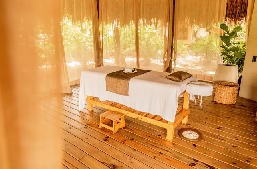 Cartagena: Makani Luxury Beach Club Day Pass - Who will enjoy Makani most