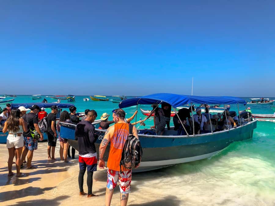 Cartagena: Rosario Islands, Playa Blanca, Baru - From Cartagena to Barú by air-conditioned bus
