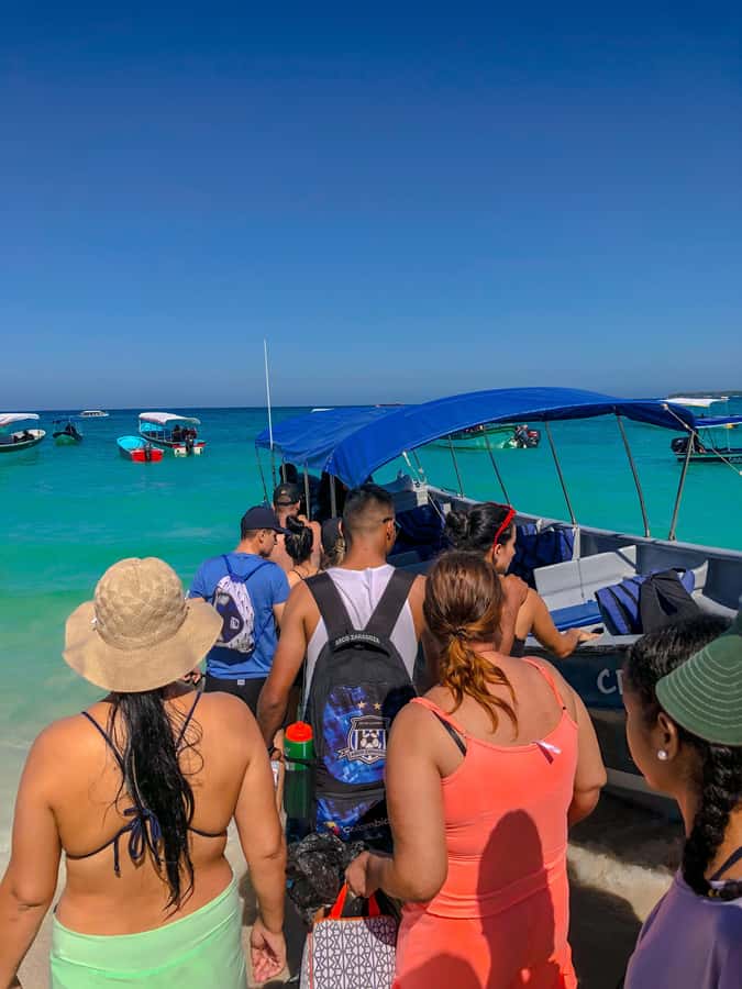 Cartagena: Rosario Islands, Playa Blanca, Baru - Pickup, communication, and return timing