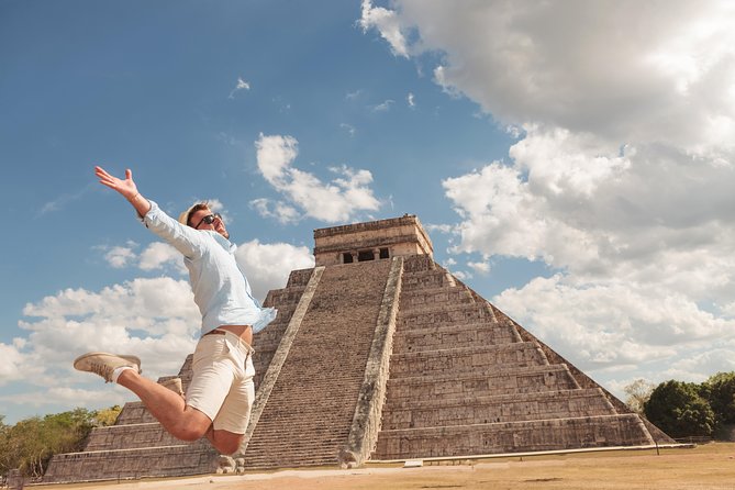 Chichen Itza Deluxe Guided tour with lunch - Yucatecan lunch at La Casona