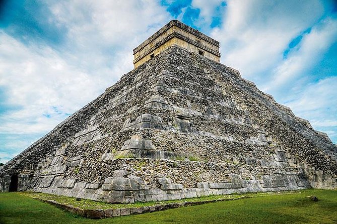 Chichen Itza Deluxe Valladolid and 2 Cenotes - Who should book this tour?