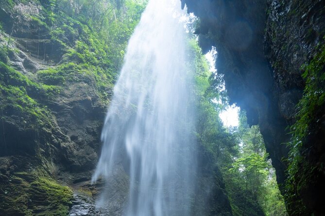 Chongqing Wulong: All inclusive luxury private trip to 2 spots - Longshuixia Gap and its steep canyon route