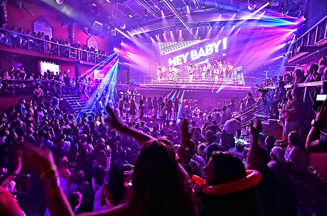 Coco Bongo Premium Open Bar - Bar access, service, and the no-seat tradeoff