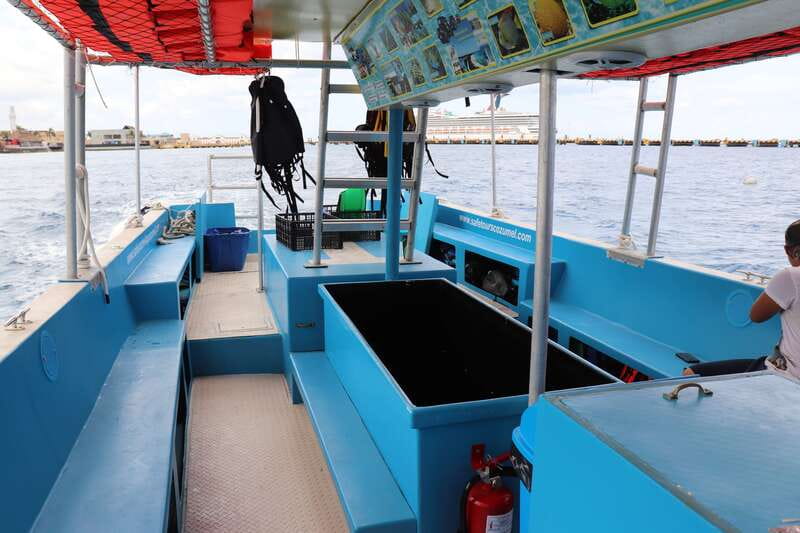 Cozumel: VIP Glass Bottom Boat & Snorkeling 3 Reefs Tour - Meeting the crew at El Cid La Ceiba