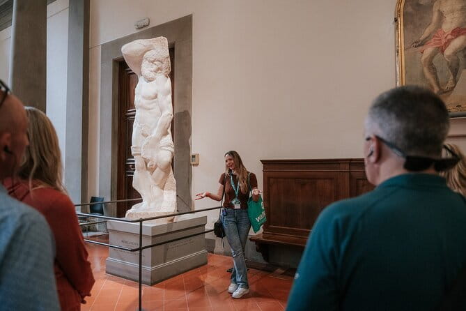 David & Duomo: Accademia & Skip the Line Exclusive Dome Access - Guide quality and group experience