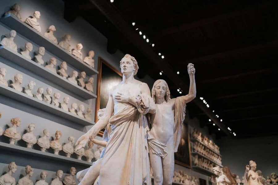 David & Duomo VIP Tour with Exclusive Terrace Access & Dome - Who should book this Florence tour?