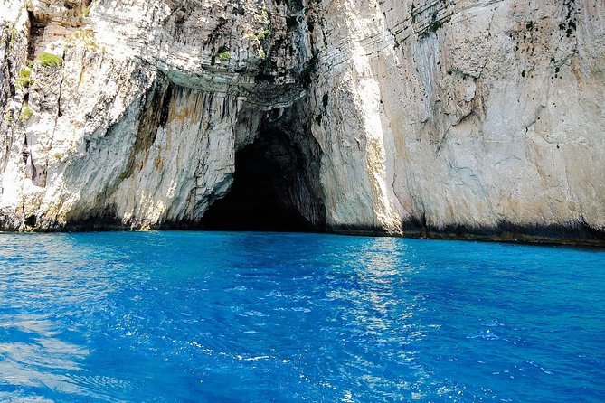 DAY TRIP - Exclusive Sailing Adventure - CORFU / PAXOS - A small boat from Agios Georgios to Paxos