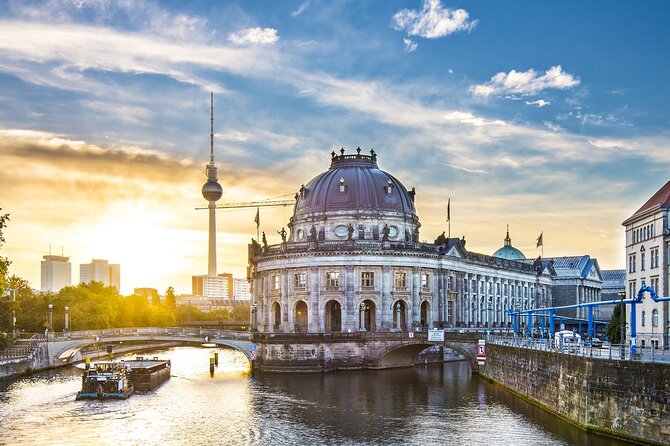 Deluxe Berlin: Hassle-Free Shore Tour from Warnemunde Cruise Port - The long ride from Warnemünde to Berlin