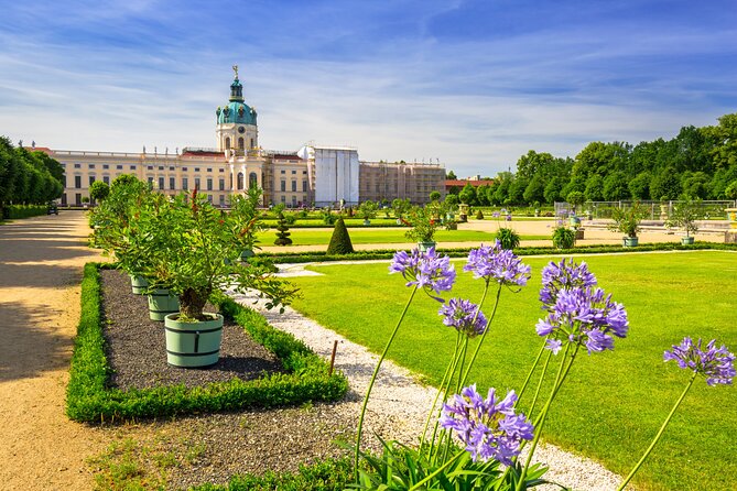Deluxe Berlin: Hassle-Free Shore Tour from Warnemunde Cruise Port - Tiergarten, the Philharmonic, and the golden Victory Column