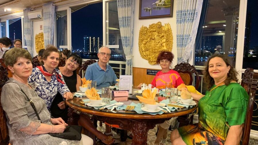 Deluxe Dining Cruise by DeluxeGroupTours - A buffet dinner with a practical advantage