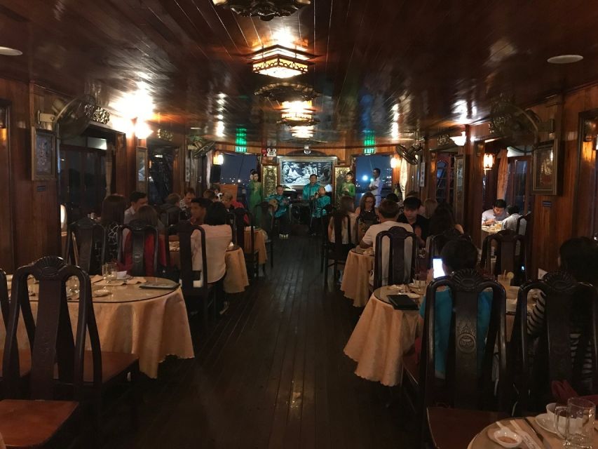 Deluxe Dining Cruise by DeluxeGroupTours - Meeting at Pho 2000 or arranging hotel pickup