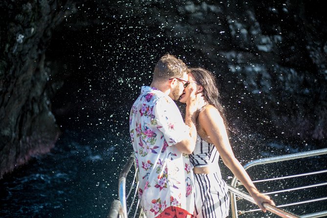 Deluxe Na Pali Morning Snorkel Tour on the Lucky Lady - Sea caves, remote cliffs, and what you may not enter