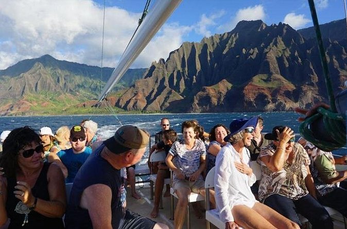 Deluxe Na Pali Sunset Tour on the Lucky Lady - Is $222.86 a fair price?