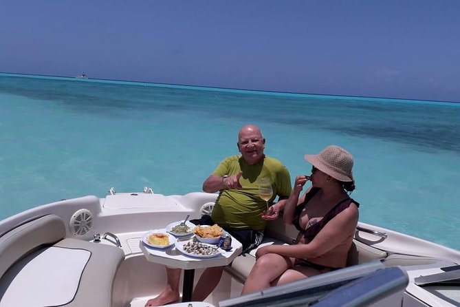 Deluxe Private Boats - 24 ft Sea Ray - A private boat day built around your group