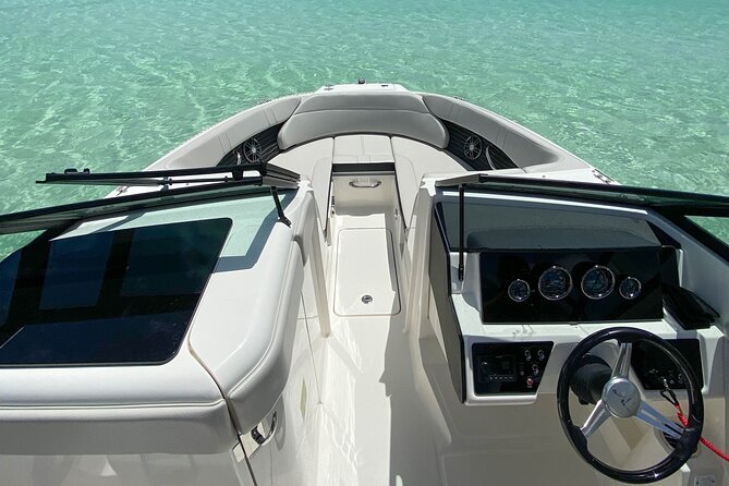 Deluxe Private Boats - 24 ft Sea Ray - Fresh lunch served from the boat